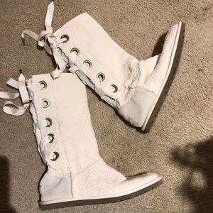 Ugg Ivory Tie Boots sz 7